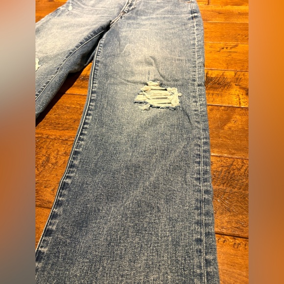 Express Modern Straight Super High Rise distressed Jeans - Picture 4 of 15